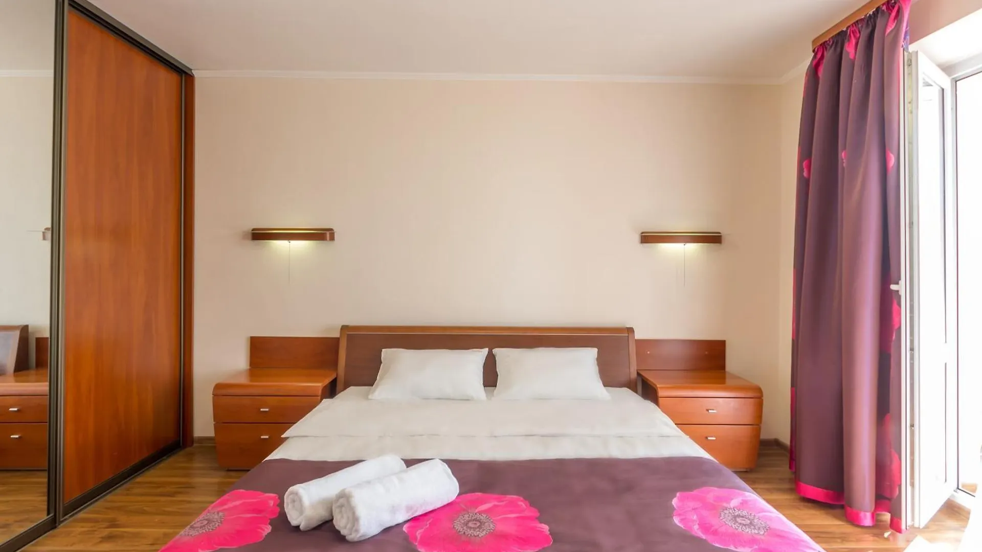 Central Apartments Palats Sportu Area Kyiv